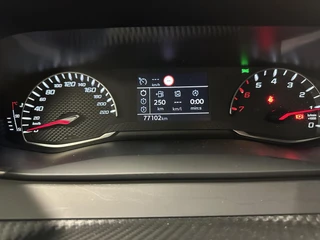 Peugeot 208 1.2 PureTech Active Pack CRUISE NAVIGATIE CARPLAY LM. / 26