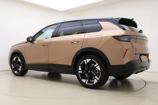 Opel Grandland Electric GS 73 kWh | Stoelverwarming | Verwarmd stuurwiel | Adaptieve Cruise Control | 360° Camera | Panoramisch schuif/kantel dak | Matrix LED koplampen | 20'' Lichtmetalen velgen / 13