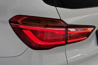 BMW X1 sDrive18i Executive Sport Line Panoramadak Trekhaak Groot Navi Stoelverwarming / 22