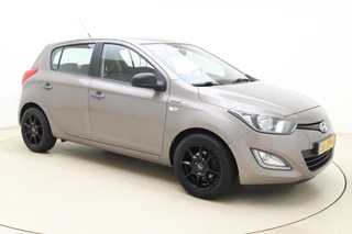 Hyundai i20 1.2i i-Motion 85pk | 5 Deurs | Airco | Lichtmetalen Velgen | Audio | Weinig Kilometers / 9
