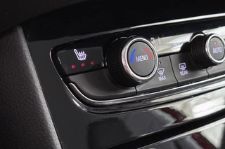 Opel Grandland X 1.6 Turbo Hybrid Innovation Stoelverwarming Keyless Trekhaak / 26