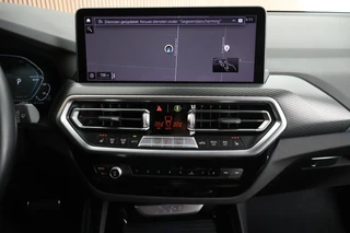 BMW X3 xDrive30e 292pk High Executive M Sport Camera Leder Panoramadak Stoelverwarming Navigatie / 18