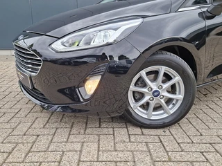 Ford Fiesta 1.0 EcoBoost Titanium * Navigatiesysteem * LM Velgen * Climate Control * / 26