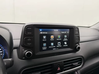 Hyundai Kona 1.0 T-GDI Comfort | Cruise control | Stuur & stoelverwarming | Camera | Parkeersensoren achter | Trekhaak / 21