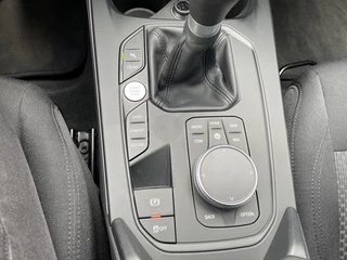BMW 1 Serie 118i Executive / 20