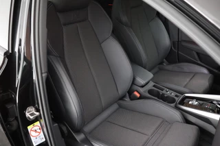 Audi A3 Sportback 45 TFSIe 245pk S edition Competition Camera Keyless HUD Stoelverwarming Adaptive Cruise Navigatie S-Line / 2