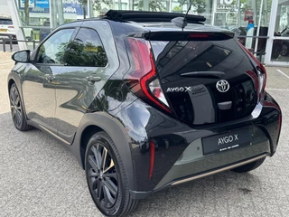 Toyota Aygo X PREMIUM CABRIO KEYLESS PARK-SENSOREN STOELVERWARMING APPLE/ANDROID LM-VELGEN 18" / 4