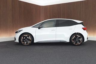 CUPRA Born Performance One 204pk 62 kWh SOH 91% Keyless Stoelverwarming Camera Navigatie ACC / 7