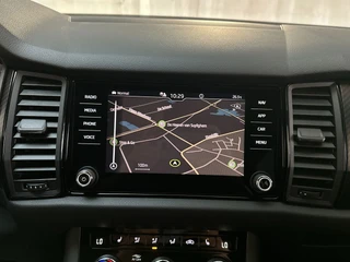Skoda Kodiaq 1.5 TSI 150pk DSG Sportline Business Alcantara Stoelverwarming Trekhaak Camera Stoelverwarming / 13