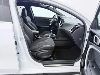 Kia ProCeed 1.0 T-GDi GT-Line  - Panorama dak - Elektrische Achterklep - Cruise Control - Navigatie - Climate Control - - Fabrieksgarantie tot 10-2030 / 41
