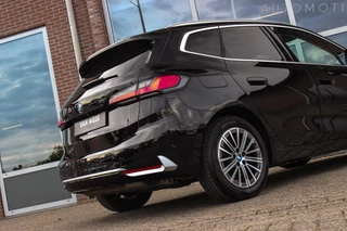 BMW 2-serie Active Tourer 230e xDrive Luxury Line | 1e eigenaar | BTW auto | Driving Assistant | Harman Kardon | 360 camera | Panoramadak | Head-up | M-sportstuur | Keyless entry / 49