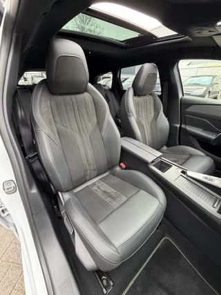 Peugeot 308 SW 180pk Plug-in Hybrid GT (Elektrisch Schuifdak - Elektrische Klep - Leder/Alcantara incl Stoelverwarming/ geheugen - 360gr Camera - Adaptieve Cruise Controle - Parkeersensoren V+A - LED - Keyless Entry) / 17