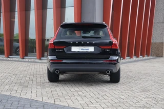 Volvo XC60 T8 Recharge AWD Momentum | Leder | Panoramadak | Parkeercamera | Keyless / 5