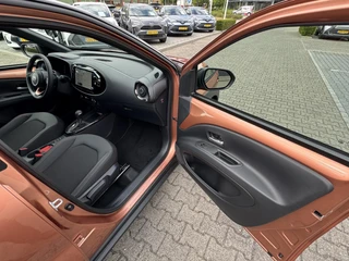 Toyota Aygo X HYBRID 115 ENVY NIEUW EN DIRECT LEVERBAAR!! LED PARK-SENSOREN KEYLESS STOELVERW APPLE/ANDROID CLIMA AD-CRUISE NAVI / 19