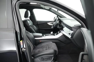 Audi Q7 55 TFSI e 381pk quattro Pro Line S Trekhaak 360Camera B&O Head-Up Keyless Virtual Cockpit Luchtvering Panoramadak 2x S-Line / 17
