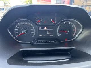 Peugeot Rifter 130pk GT (Automaat - Rolstoel (til) lift - Stoelverwarming - Keyless Entry - Camera - Automatische Airco - Navigatie) / 19