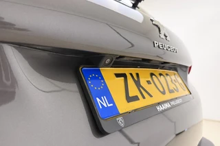 Peugeot 2008 1.2T Blue Lease Allure | 130PK | Trekhaak | Navigatie pakket | Climate control | Panorama dak | Climate Control | Camera achter | / 14