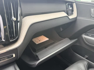 Volvo XC60 2.0 Recharge T6 AWD Inscription  | Stoelventilatie | LED | Keyless | Apple Carplay | Stuur- en stoelverwarming |  Pano / 34