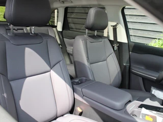 Leapmotor C10 REEV Design 28.4 kWh 215PK Automaat Navigatie, Camera 360, Lichtmetalen velgen, Elektrische Achterklep, Kunstlederen bekleding, Stoel Verwarming & Ventilatie / 16