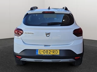 Dacia Sandero Stepway 1.0 TCe Comfort | 1e Eigenaar | Navigatie | Parkeersensoren | Cruise Control | Airco | Stuurbediening | Bluetooth / 32