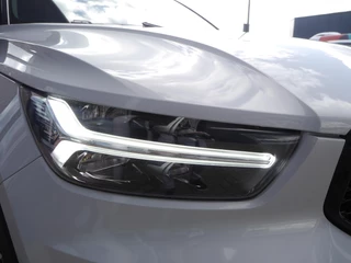 Volvo XC40 1.5 T3 Momentum Business | Zwart dak | Navigatie | Adaptieve Cruise control | Camera | Elektrische achterklep | Elektrisch verstelbare stoelen met geheugen / 13