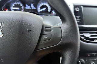 Peugeot 208 1.2 PureTech Blue Lion | Parkeersensoren | Navigatie | Radio | Stuurbediening | Climate control | Airco | / 20