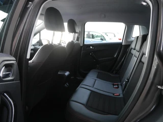 Peugeot 2008 1.2 PureTech GT-line | 110PK | Trekhaak | Achteruitrijcamera | 17 inch lichtmetalen velgen | Apple carplay/Andriod auto | Dakrails | Climate control | Cruise control / 11