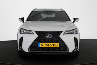 Lexus UX 250h AWD F Sport Premium / 15