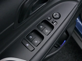 Hyundai Bayon 1.0 T-GDI Comfort Automaat | Twotone | LED | Navigatie / 20