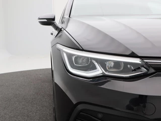 Volkswagen Golf 1.5 eTSi 150 Pk Automaat Style | Adaptive Cruise | Climatronic | Camera | CarPlay | Navigatie | 17 Inch / 32