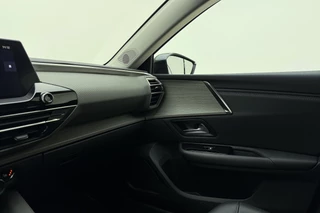 Citroen C5 X 1.6 Plug-in Hybrid 225 Shine Automaat | Navigatie | Stoel & Stuurverwarming | Keyless | Lederen bekleding | Massage stoelen | Extra getint glas | Camera / 40