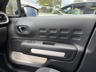 Citroen C3 1.2i Feel Edition | Navigatie | Cruise Control | Climate Control | Mistlampen | Parkeersensoren | Apple Carplay / Android Auto | Airbumps | Elektrisch Pakket | Multifunctioneel Stuurwiel | Zwart Dak | / 29