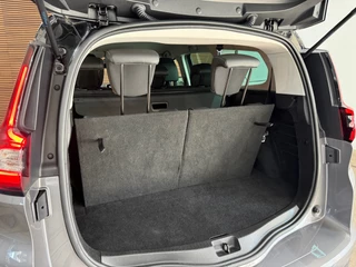 Renault Grand Scenic 1.3 TCe Bose | 7-Pers | Leder/Alcantara | Panorama voorruit | Massage stoel | BOSE Sound | Navigatie | Camera / 42