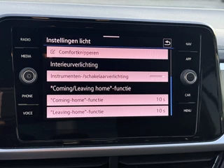 Volkswagen T-Roc 1.0 TSI Life  | LED | Apple Carplay | Adapt. Cruise | DAB+ | PDC v+a incl. Camera / 47