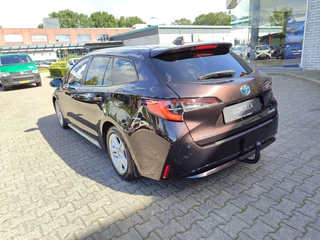 Toyota Corolla Touring Sports 1.8 Hybrid Style TREKHAAK BLIND SPOT STOEL/STUURVERW PARK-SENSOREN HEAD-UP EL-ACHTERKLEP APPLE/ANDROID 16'' LM-VELGEN AD-CRUISE CLIMA / 4