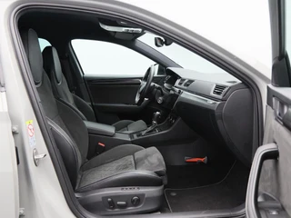 Škoda Superb Combi 1.4 TSi 218 Pk iV Sportline Business | Trekhaak | Stoelverwarming | CarPlay | Camera | Cruise Control | Navigatie | Full LED | 19 Inch | 91.754 Km !! / 41