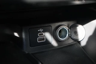 Ford Focus Wagon 125PK HYBRID TITANIUM-X VIRTUAL-COCKPIT B&O AUDIO CLIMA P-SENSOREN 17"LMV LED CAMERA WINTERPACK NL-AUTO / 32