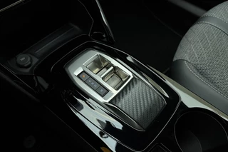 Peugeot 2008 1.2 Hybrid 145 Allure | Climate & Cruise Control | Parkeersensoren voor + achter | AppleCarplay/Android Auto | / 28