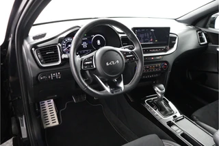Kia XCeed 1.5 T-GDi GT-Line  - Automaat - Panorama dak - Stoel/Stuur verwarming - Navigatie - Climate Control - Achteruitrijcamera - Elektrische Achterklep - Fabrieksgarantie tot 06-2032 / 18