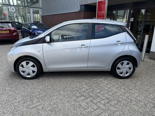 Toyota Aygo 1.0 VVT-i x-play NL-AUTO EL-RAMEN CAMERA NAVI BLUETOOTH AIRCO AUTOMAAT / 4
