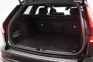 Volvo V60 2.0 B4 Ultimate Dark | PANORAMADAK | HEAD UP | STANDKACHEL | ACHTERBANKVERWARMING | 360 CAMERA | 20" / 16