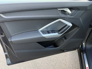 Audi Q3 45 TFSI e S-line Panoramadak | Leder | Sonos | Carplay | Led | Camera | Dode hoek | Elek. achterklep | Rijklaar incl. garantie / 10