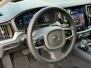 Volvo V60 2.0 T6 AWD Ultra Dark Panodak Leer H&K Head up / 33