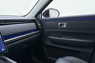 Jaecoo 7 1.5 GDI SHS-P Exclusive Black Edition Plug-in Hybride | 20" zwarte lichtmetalen velgen | Schuif-/kanteldak | Stoelverwarming & ventilatie | Elektrische achterklep | 1500 KG trekgewicht / 33