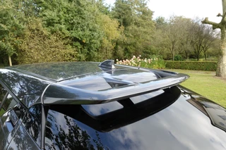 Toyota C-HR 1.8 Hybrid Executive  | Dealer onderhouden | NAVI | Camera | Trekhaak | Cruise control | / 14