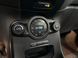 Ford Fiesta 1.0 EcoBoost ST Line MOTOR VERV. | CRUISE | PDC / 37