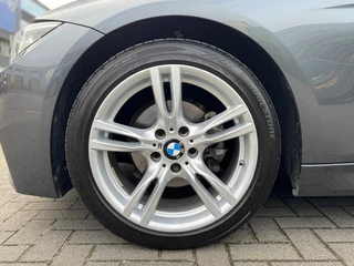 BMW 3 Serie 318i Executive M Sport I Navigatie I Trekhaak I Xenon I Dealer ond. I NL auto / 14