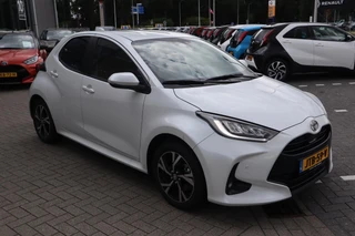 Toyota Yaris HYBRID 115 DYNAMIC COMFORT-PACK LED 16"LMV PRIVACY-GLASS ALL-SEASON BLISS PARK-SENSOREN STUUR/STOELVERW. / 11