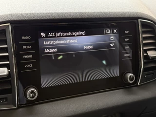 Škoda Karoq 1.5 TSI ACT Business Edition Plus Panoramadak | Camera | Adaptive cruise | Stoelverwarming | Full LED | NL auto | Dealer onderhouden / 36