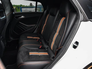 Mercedes-Benz CLA-klasse Shooting Brake 200 OrangeArt AMG Night Edition 156 PK | Panoramadak | Bi-xenon | Camera | Stoelverwarming | Navigatie | 18" / 14